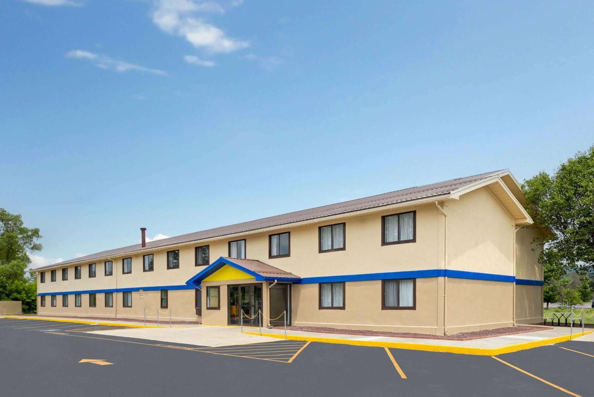 Days Inn By Wyndham Hornell Ny Eksteriør billede